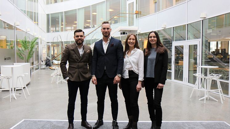 Sebastian Uramek (till vänster), från Sigma IT Tech i Stockholm, tillsammans med kollegorna Ossian Ripke Johansson, Alva Hellberg och Alina Pavlenko.