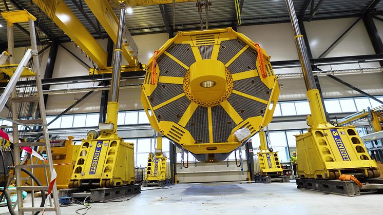Cranemaster_hydrauliskdemper_fraktes.mp4