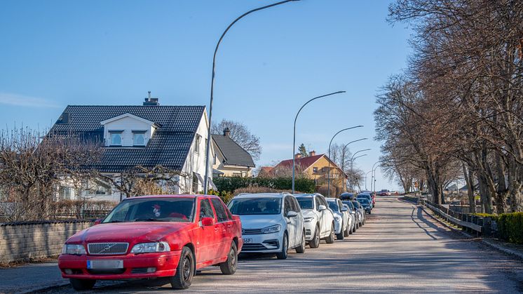 Almby Parkerade bilar_högupplöst_Foto_Fredrik_Kellen_Orebrokommun