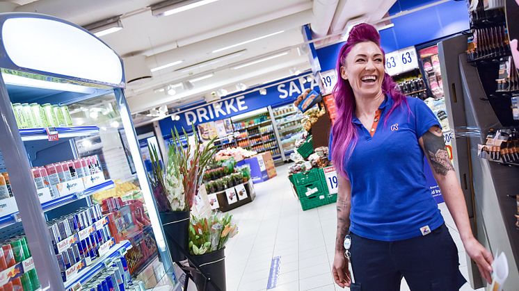 2.plass Årets Matglede butikk, lavpris_Rema 1000 Breivika ved kjøpmann Liv Tuva.jpeg