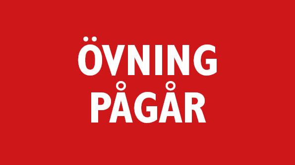 Just nu pågår en övning på Strömbackaskolan. Utryckningsfordon och statister vistas i området kring skolan och sjukhuset.