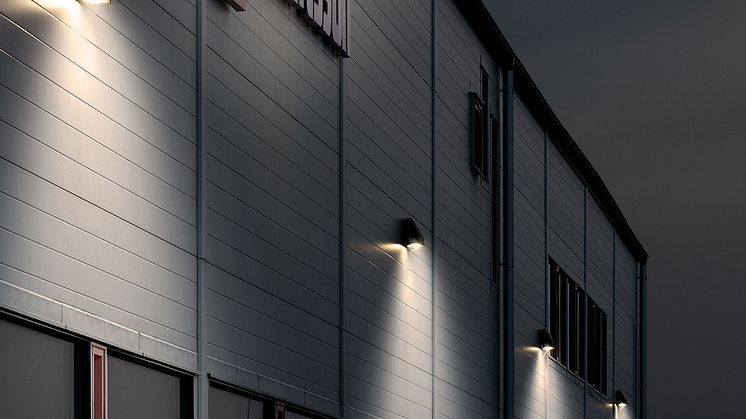 Fasadarmaturen exWall Flex är avsedd för väggmontering utomhus och är lämplig för större byggnader, industrifasader med mera.