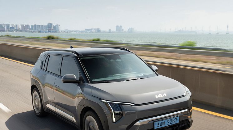 kia-ev3-baseline-shale-grey-seoul-dynamic-hires-0004.jpg