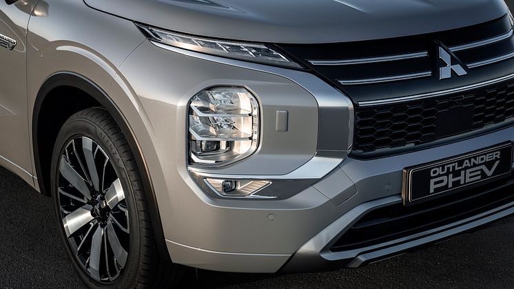 New Outlander PHEV_026L.jpg