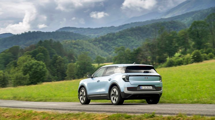 FORD EXPLORER ARCTIC BLUE 2024 (11).jpg