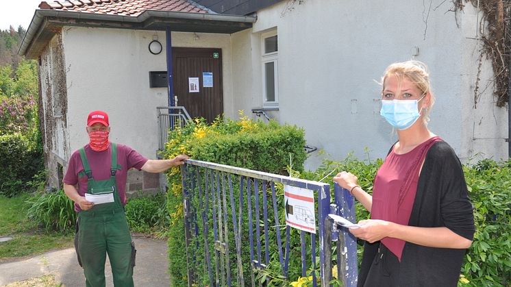 Auf dem Hofgut Richerode kümmern sich Betriebsleiter Fran Radu und Einrichtungsleiterin Jessica Walz um die Einhaltung strenger Corona-Schutzregeln seit der Wiederöffnung für die ersten Klientinnen und Klienten.