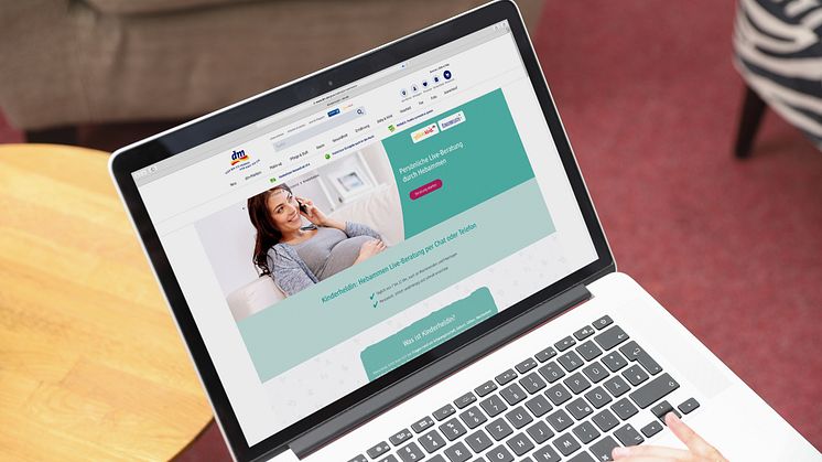 dm kooperiert mit Kinderheldin: Das Online-Portal bietet Beratung zu allen Themen rund um Schwangerschaft und Baby