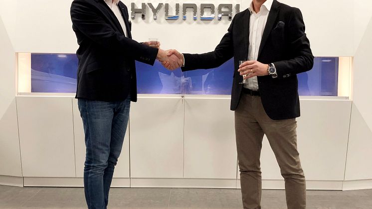 Bengt Larsson, Dealer Development Manager på Hyundai Sverige och Robert Radomski, ägare av Autoklinik i Malmö.