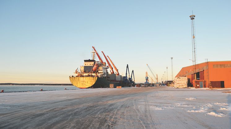 Piteå Hamn fortsätter miljösatsning med LED Mastbelysning