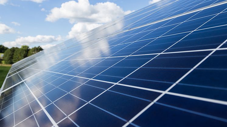 ​Ladda bilen med egen solenergi