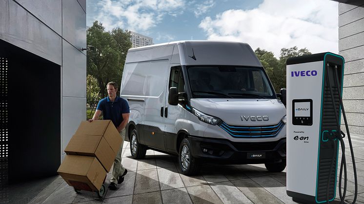 "Tillsammans med E.ON banar vi vägen och kan nu leverera en komplett elektrisk lösning med både IVECO eDAILY och laddningsmöjligheter", säger Anders Nilsson, försäljningsdirektör för IVECO Sweden AB.