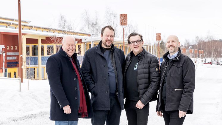 Anders Gustin, Installatörsföretagen, Mikael Risberg, Luleå tekniska universitet, Johnny Petré, Installatörsföretagen och Johan Larsson, Luleå tekniska universitet. Titlar se pressmeddelandet längst ner. Foto: Tomas Bergman.