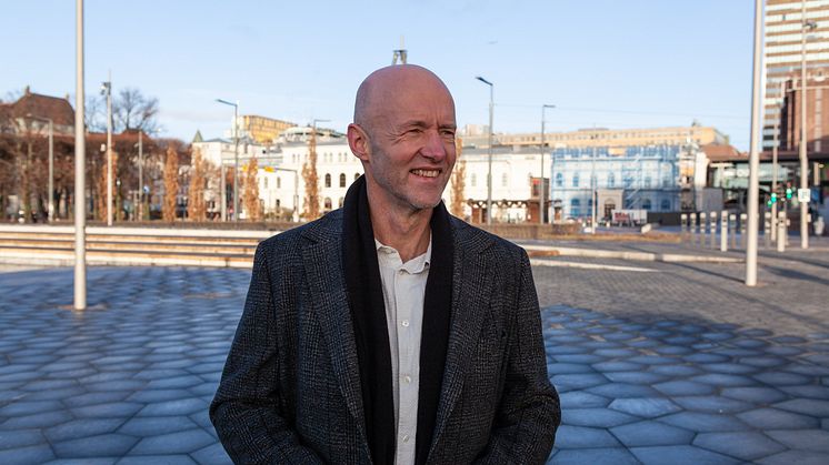 Kunstnerstipendene er et veldig godt virkemiddel for å stimulere til kunstnerisk aktivitet i disse krevende tider, og vi skulle gjerne hatt mere midler til å dele ut, sier direktør for Kulturetaten Stein Slyngstad. Foto: Kulturetaten
