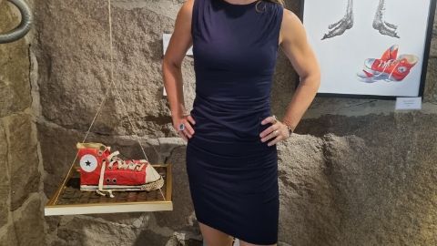 Sara w Nelin deltar vid årets första vernissage i Nora konsthall men utställningen Guys in ties