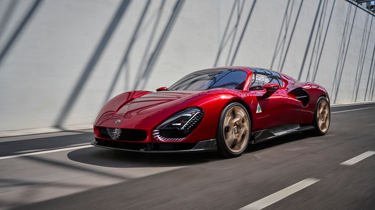 Den nye Alfa Romeo 33 Stradale - Italiensk når det er bedst.