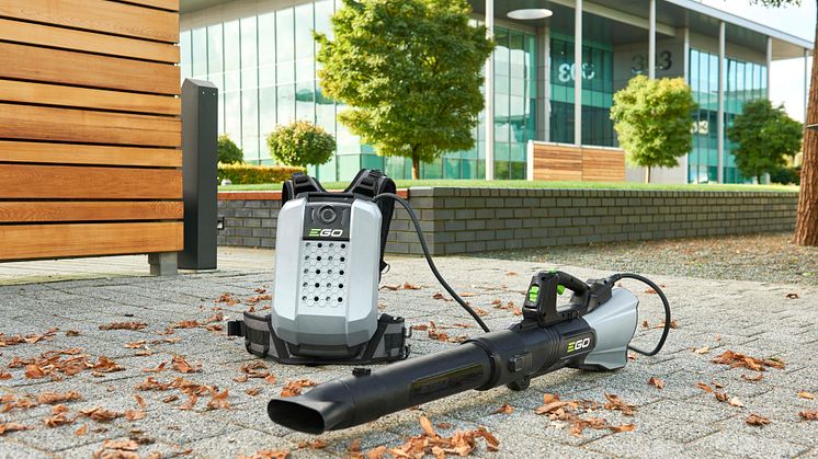 Lövblås LBX6000 med ryggbatteri