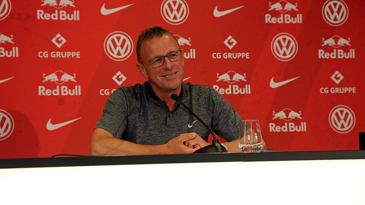 Ralf Rangnick beim Pressegespräch © Melina Gmeiner