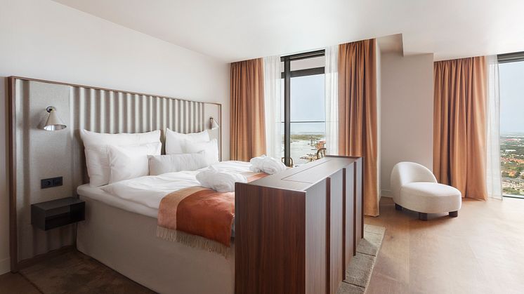 Sky-level-executive-suite-bed-clarion-hotel-karlatornet.jpg