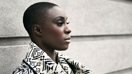 Velklingende kampsang fra Laura Mvula
