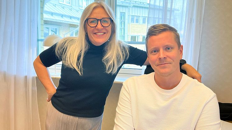 Annica Pettersson och Johan Engström på kundservice svarar dagligen på frågor om elavtal.