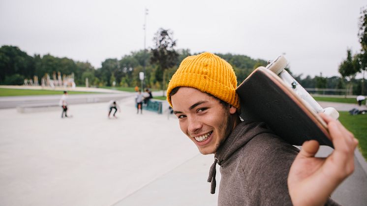 Foto: Gutt med skateboard / NTP Scanpix