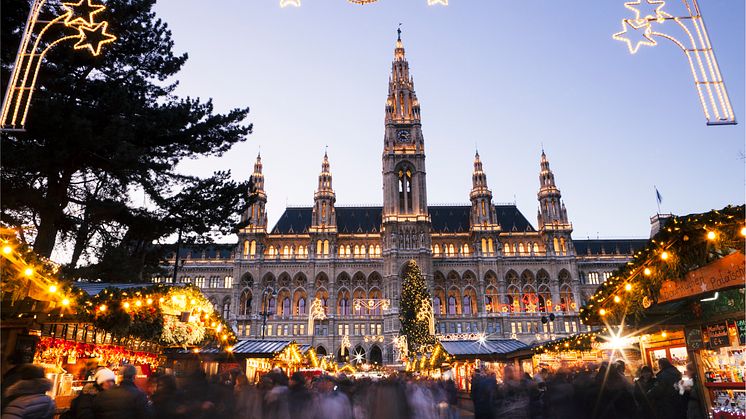 Julestemning i historiske omgivelser i Wien.