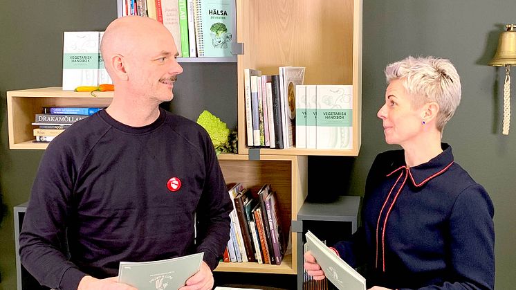 Mattias Jönsson och Ann Rebenstam diskuterar under Orkla FoodSolutions utbildningswebinar - Gott & Grönt.