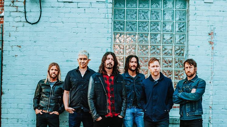 ​Foo Fighters gästar Sverige och Skavlan