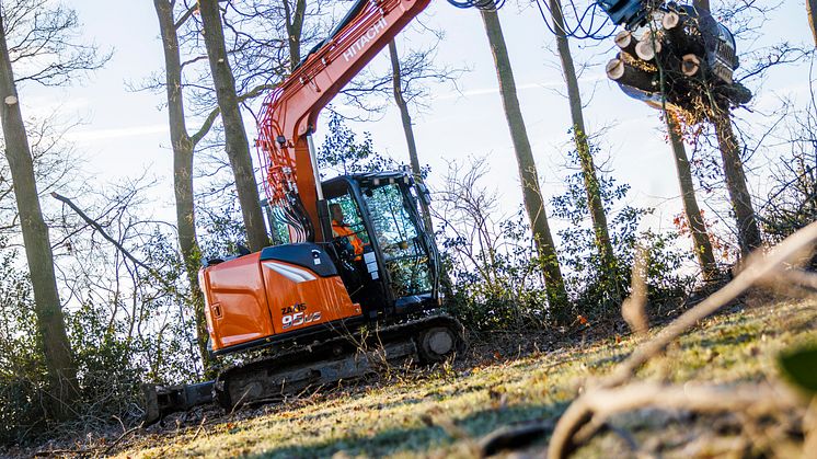 zx95us-7_medium-excavator_hitachi-construction-machinery_img010_high