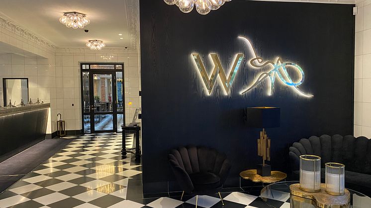 Wallenstams logotyp finns i två versioner, namnlogotypen som består av myran centrerad ovanför ordmärket ”Wallenstam” samt W-logotypen som består av myran till höger om W, en  förkortning av Wallenstam. 