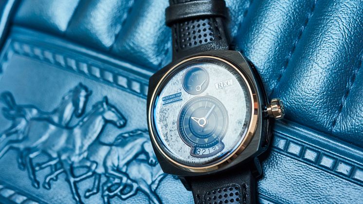 FORD_2017_Mustang_Watch_01