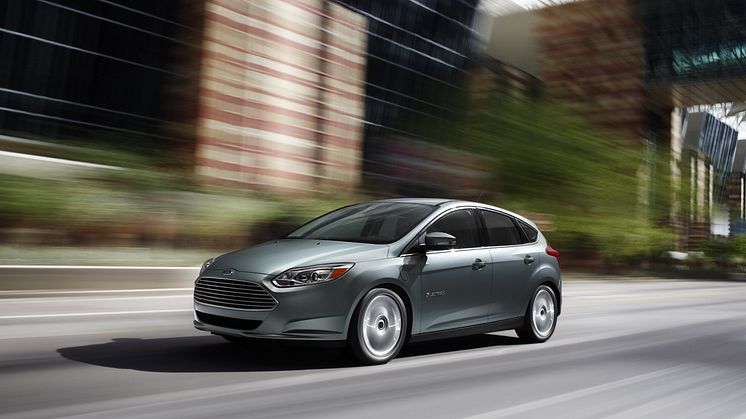 Fords första helt eldrivna personbil, Focus Electric, visas upp på 2012 års bilmässa i Genève 