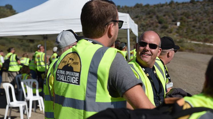Caterpillar Operator Challenge 2019, europafinalen. Samtal vid tävling.