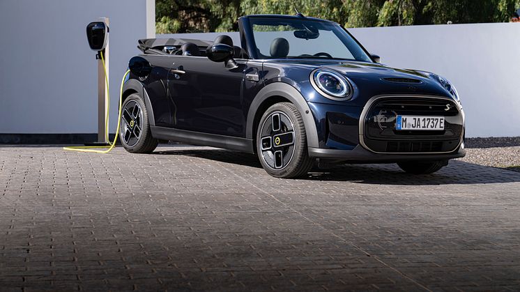P90493978_highRes_mini-cooper-se-conve