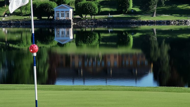 PÅ OSLO GOLFKLUBB ved Bogstad Gård i Oslo.
