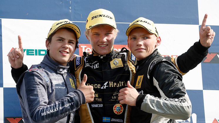 Upplagt för finaldramatik när Formel Renault 1,6 ska avgöras