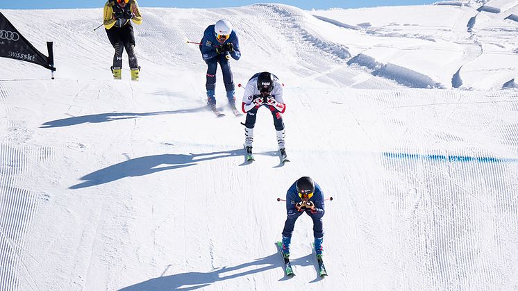 Träning med Ski Team Sweden Skicross i Saas Fee. Foto: Ski Team Sweden Skicross