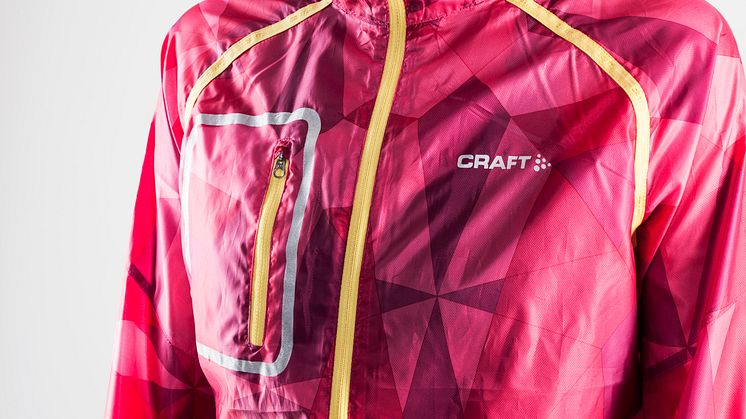 Focus hood jacket (dam) i färgen geo pop