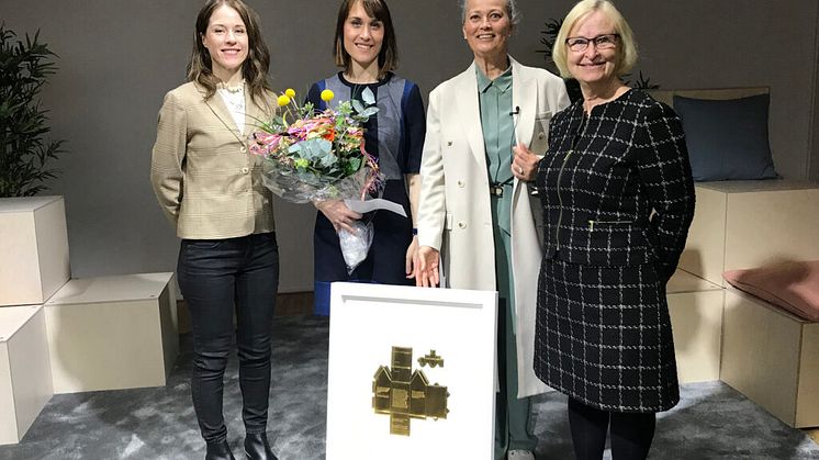 Från vänster i bild: Ylva Berg, CIO Tyréns, Pernilla Thessén chef för BAX på Tyréns, CMB:s vd Carina Bohm och Kicki Björklund, Guldhusjuryns ordförande.