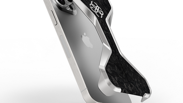iPhone16 OpenFrame Silver Tilted 2.png