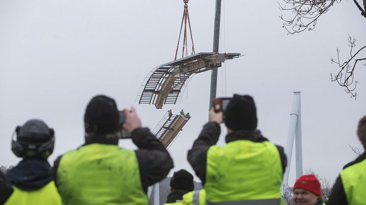 Valkyrias högsta del monteras i snö