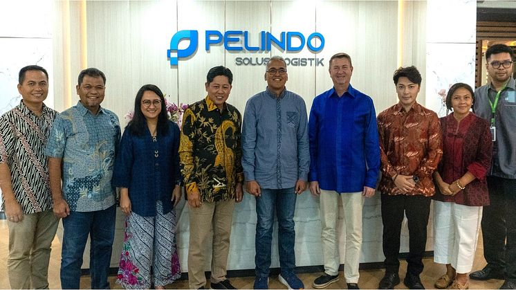 MDI-Pelindo signing ceremony - All in front of SPLS logo EDITED.jpg