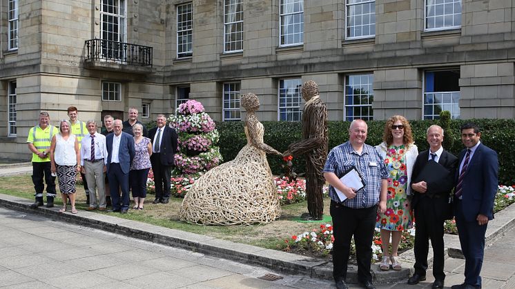 ​Bride and groom – Bury in Bloom!