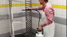 Rengöring av restaurangkök med Foam Matic 5P