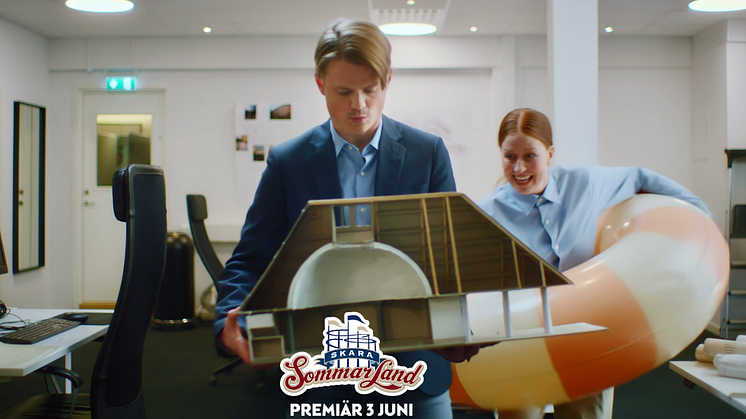 Skara Sommarlands reklamfilm visar hur komiskt ett semesterbeteende blir i vardagen