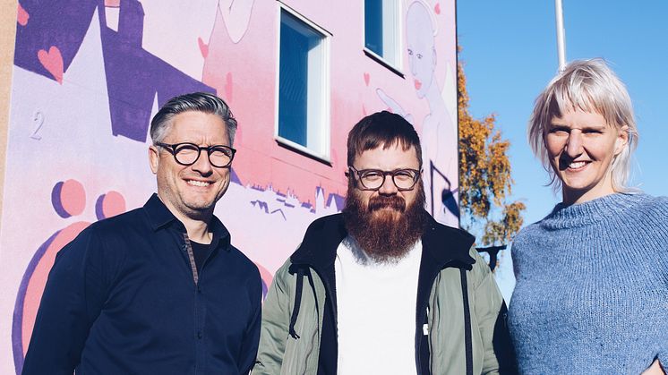 Jens Pettersson, konstpedagog, Mathias Lundberg, samordnare Kaleido och Anja Lundström, ungdomskonsulent är initiativtagare till festivalen. Foto: Piteå kommun