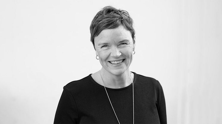 Psykoterapeut Emma Fager föreläser på temat anknytning och trauma.