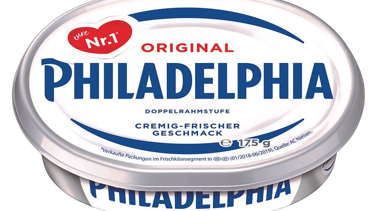 Philadelphia Becher wird künftig mit recyceltem Kunststoff hergestellt.