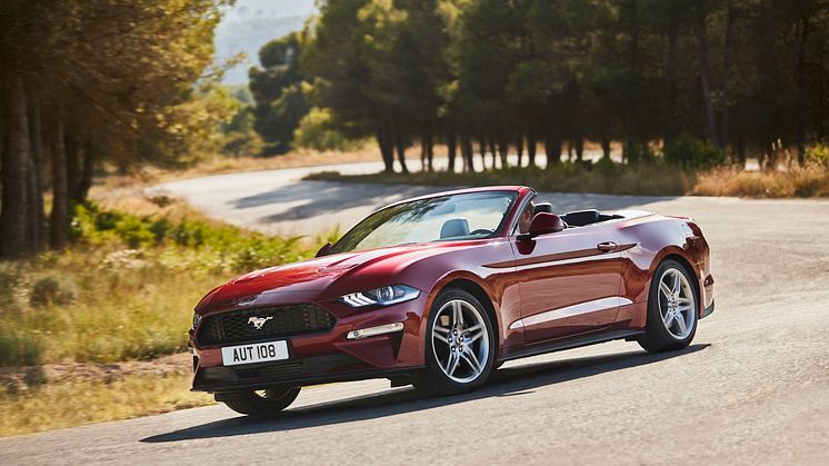 FORD MUSTANG 2017 (8)