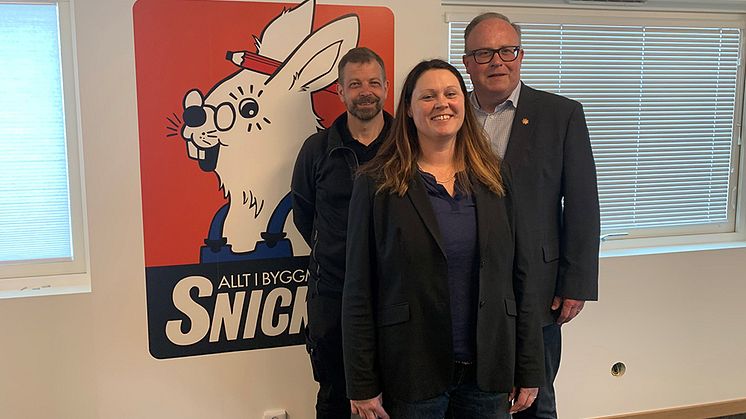 Woody Bygghandels VD Peter Sjödahl (t.h.) tillsammans med Kim Jakobsson och Tommy Leksäther från Järn AB Södertorg.